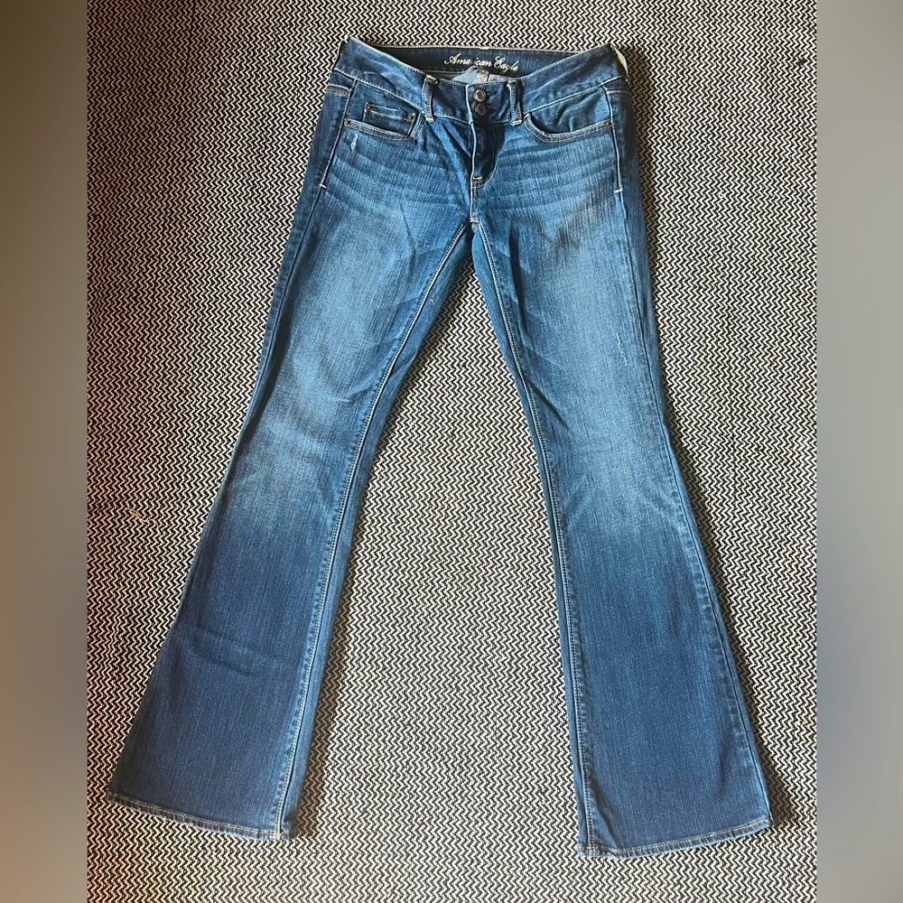 American Eagle Artist cut medium/dark wash 2 regular